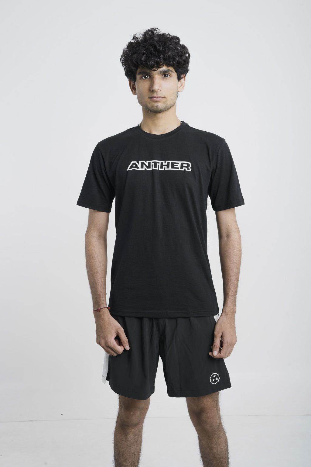 ANTHER Classic Round Neck T-shirt – Black