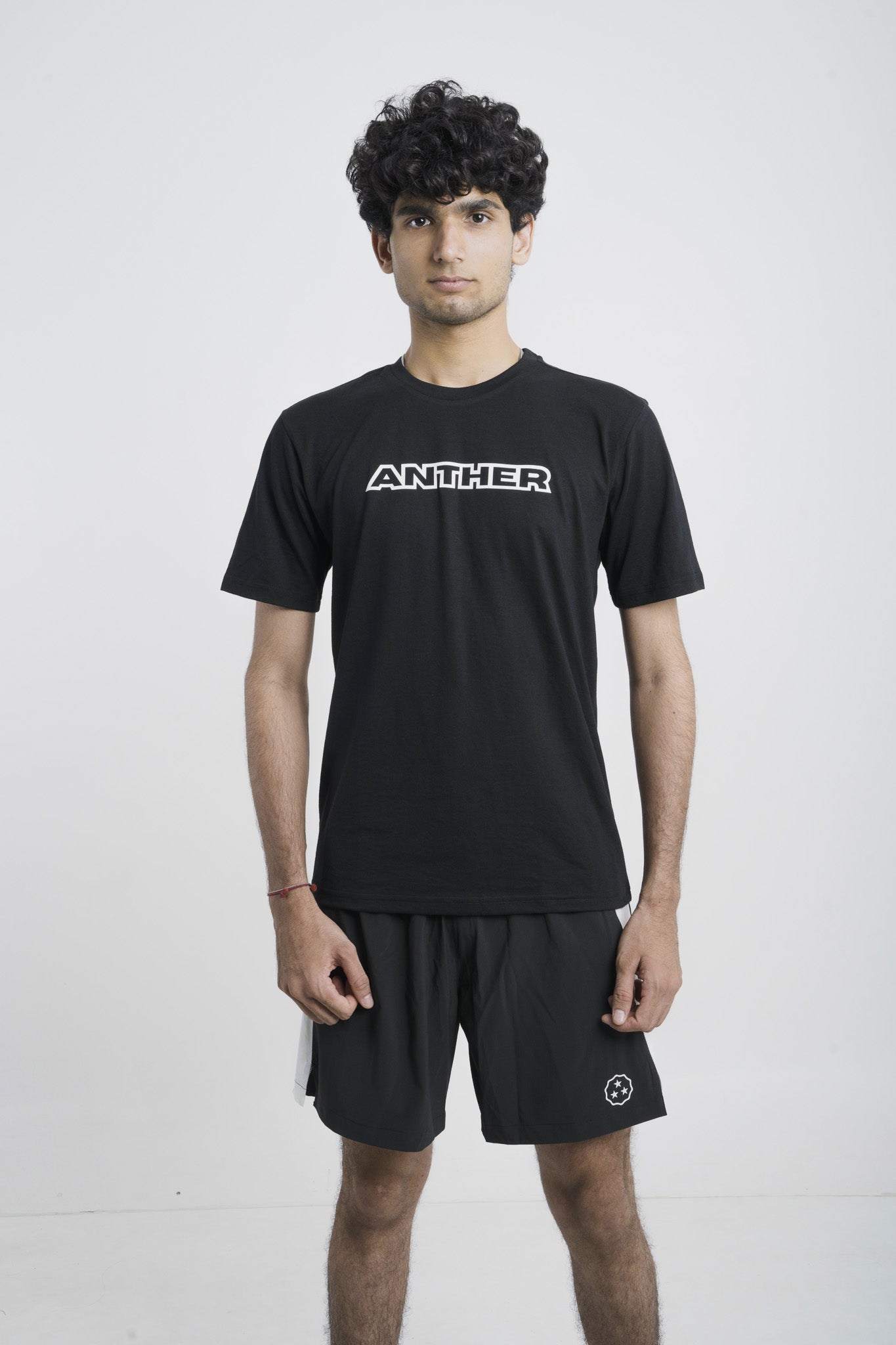ANTHER Classic Round Neck T-shirt – Black